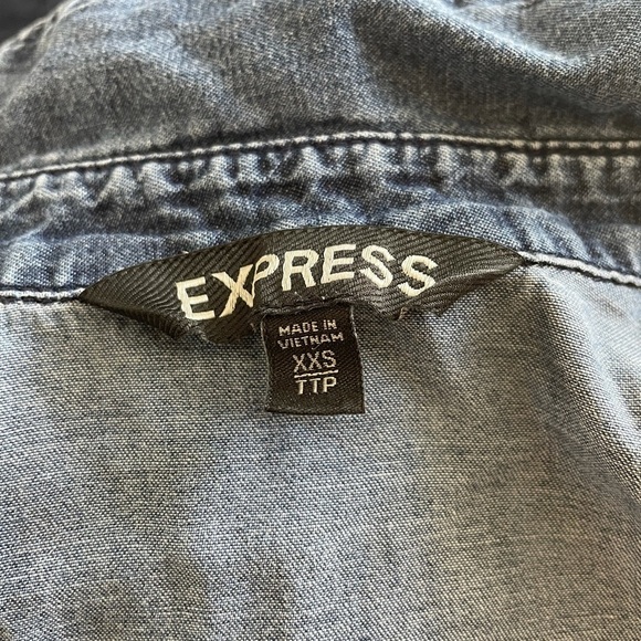 Express Light Denim Shirt - Picture 5 of 6